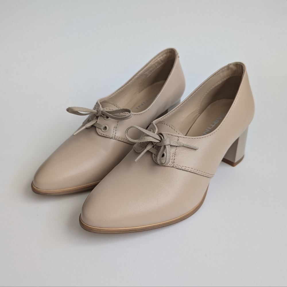 Women Oxford Shoes - Unused - Elegant -  Designer by Martini with Cream laces